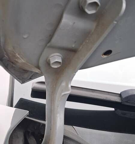 Серый Хендай Kona Electric, объемом двигателя 0 л и пробегом 180 тыс. км за 16700 $, фото 62 на Automoto.ua