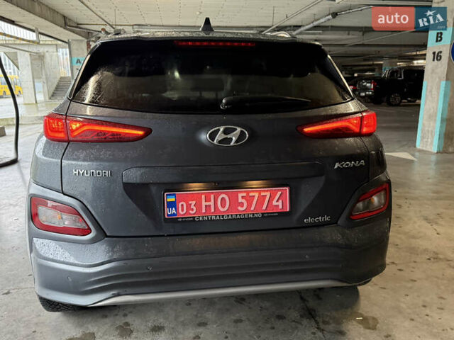 Серый Хендай Kona Electric, объемом двигателя 0 л и пробегом 120 тыс. км за 16999 $, фото 25 на Automoto.ua