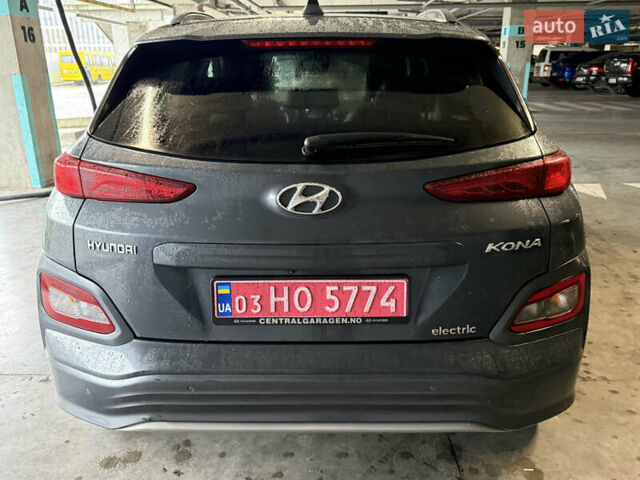 Серый Хендай Kona Electric, объемом двигателя 0 л и пробегом 120 тыс. км за 16999 $, фото 21 на Automoto.ua
