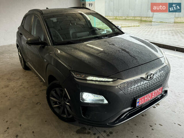 Серый Хендай Kona Electric, объемом двигателя 0 л и пробегом 120 тыс. км за 16999 $, фото 2 на Automoto.ua