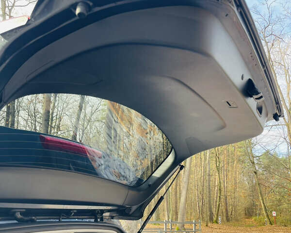 Серый Хендай Kona Electric, объемом двигателя 0 л и пробегом 112 тыс. км за 16700 $, фото 20 на Automoto.ua