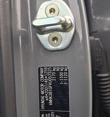 Серый Хендай Kona Electric, объемом двигателя 0 л и пробегом 180 тыс. км за 16700 $, фото 68 на Automoto.ua