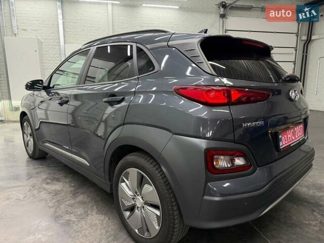 Серый Хендай Kona Electric, объемом двигателя 0 л и пробегом 113 тыс. км за 17094 $, фото 6 на Automoto.ua