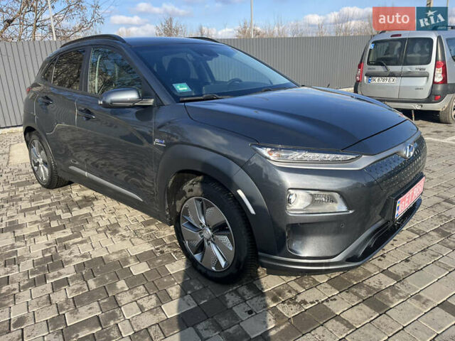 Серый Хендай Kona Electric, объемом двигателя 0 л и пробегом 130 тыс. км за 17400 $, фото 3 на Automoto.ua
