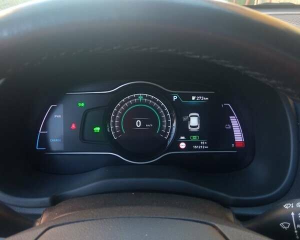 Серый Хендай Kona Electric, объемом двигателя 0 л и пробегом 150 тыс. км за 17500 $, фото 6 на Automoto.ua