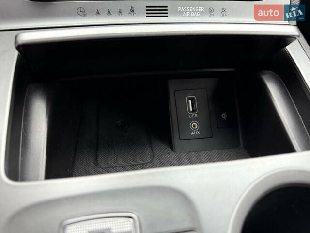 Серый Хендай Kona Electric, объемом двигателя 0 л и пробегом 103 тыс. км за 17300 $, фото 28 на Automoto.ua