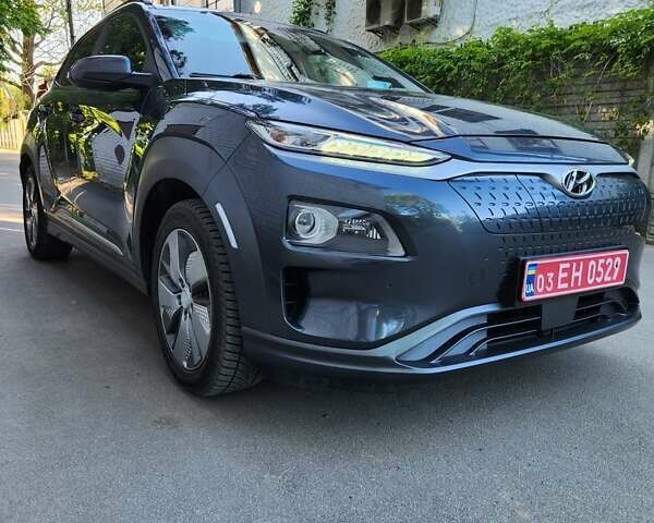 Серый Хендай Kona Electric, объемом двигателя 0 л и пробегом 96 тыс. км за 18700 $, фото 16 на Automoto.ua