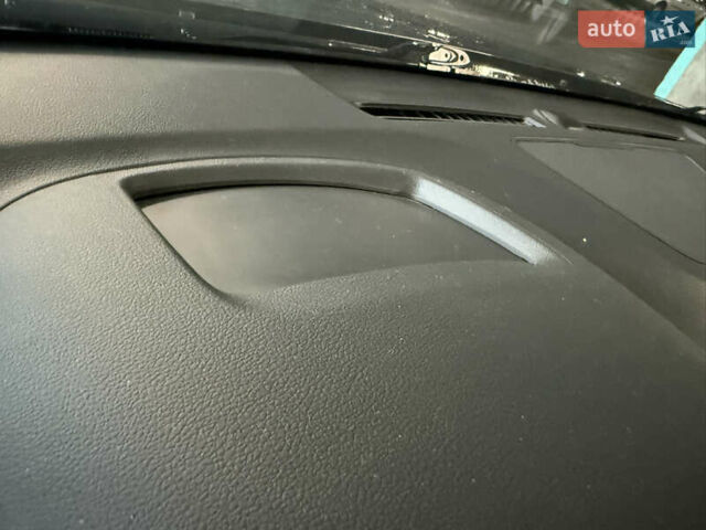 Серый Хендай Kona Electric, объемом двигателя 0 л и пробегом 120 тыс. км за 16999 $, фото 54 на Automoto.ua