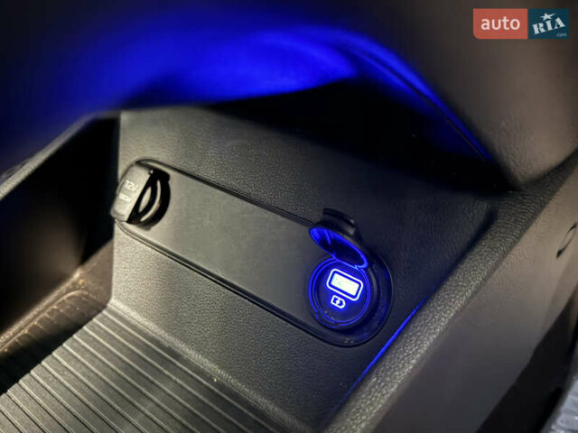 Серый Хендай Kona Electric, объемом двигателя 0 л и пробегом 120 тыс. км за 16999 $, фото 45 на Automoto.ua