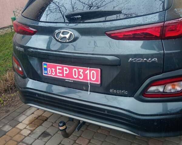 Серый Хендай Kona Electric, объемом двигателя 0 л и пробегом 150 тыс. км за 17500 $, фото 10 на Automoto.ua