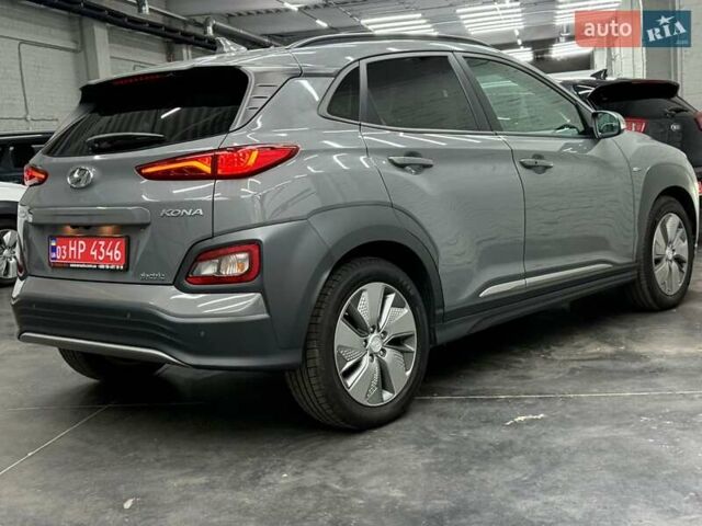 Серый Хендай Kona Electric, объемом двигателя 0 л и пробегом 129 тыс. км за 16430 $, фото 4 на Automoto.ua