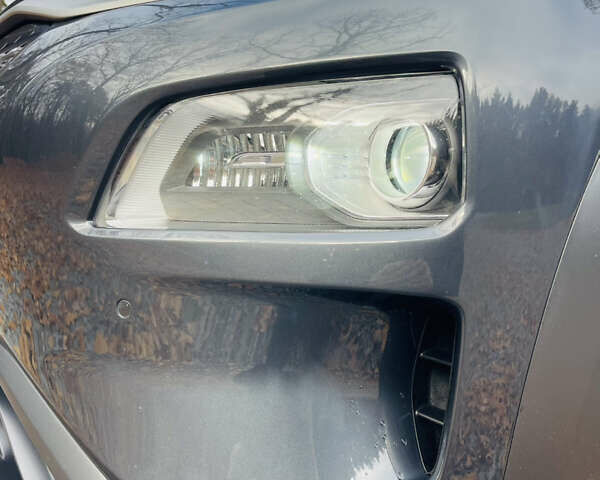 Серый Хендай Kona Electric, объемом двигателя 0 л и пробегом 112 тыс. км за 16700 $, фото 35 на Automoto.ua
