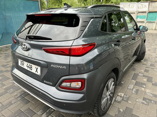 Серый Хендай Kona Electric, объемом двигателя 0 л и пробегом 109 тыс. км за 18600 $, фото 17 на Automoto.ua