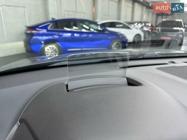 Серый Хендай Kona Electric, объемом двигателя 0 л и пробегом 113 тыс. км за 17094 $, фото 8 на Automoto.ua