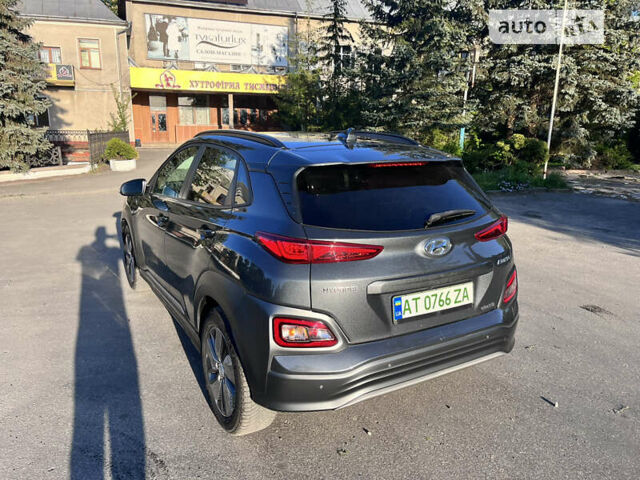 Серый Хендай Kona Electric, объемом двигателя 0 л и пробегом 71 тыс. км за 24999 $, фото 4 на Automoto.ua