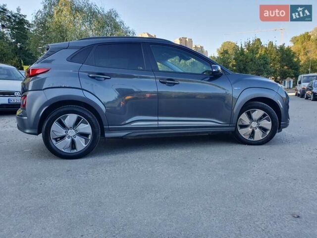 Серый Хендай Kona Electric, объемом двигателя 0 л и пробегом 135 тыс. км за 17900 $, фото 14 на Automoto.ua