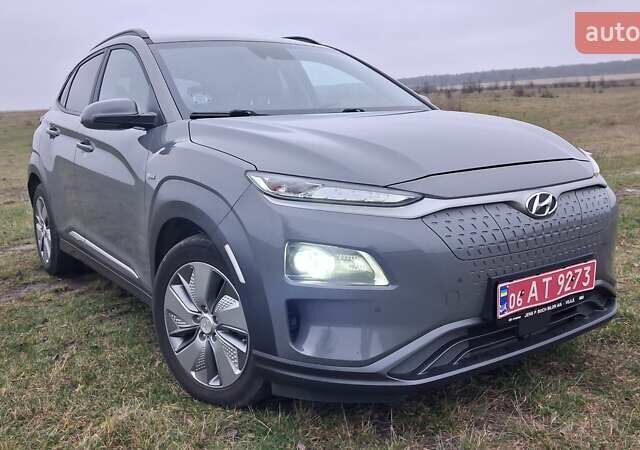 Серый Хендай Kona Electric, объемом двигателя 0 л и пробегом 180 тыс. км за 16700 $, фото 57 на Automoto.ua