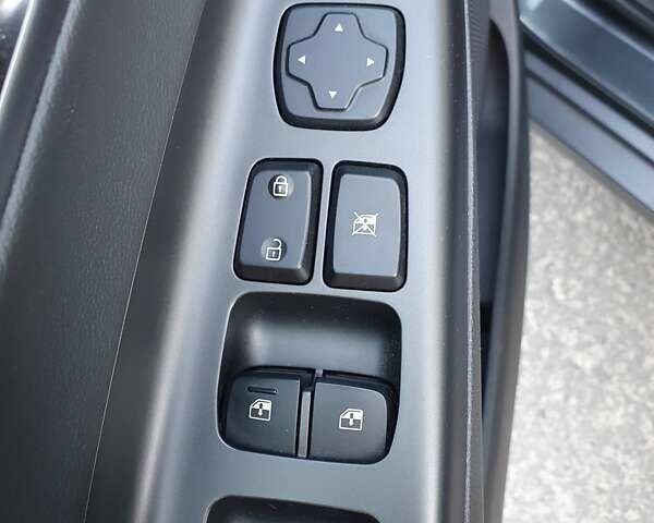 Серый Хендай Kona Electric, объемом двигателя 0 л и пробегом 135 тыс. км за 17900 $, фото 47 на Automoto.ua