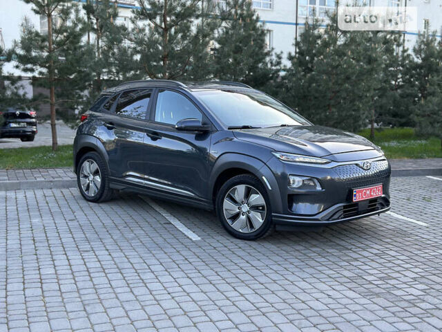 Серый Хендай Kona Electric, объемом двигателя 0 л и пробегом 106 тыс. км за 18400 $, фото 21 на Automoto.ua