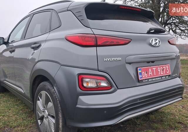Серый Хендай Kona Electric, объемом двигателя 0 л и пробегом 180 тыс. км за 16700 $, фото 8 на Automoto.ua