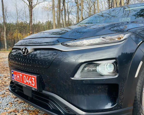 Серый Хендай Kona Electric, объемом двигателя 0 л и пробегом 112 тыс. км за 16700 $, фото 75 на Automoto.ua