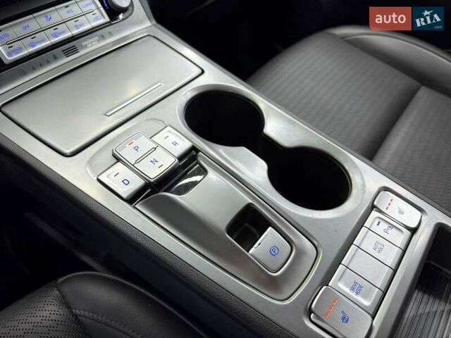 Серый Хендай Kona Electric, объемом двигателя 0 л и пробегом 113 тыс. км за 17094 $, фото 11 на Automoto.ua