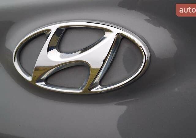 Серый Хендай Kona Electric, объемом двигателя 0 л и пробегом 180 тыс. км за 16700 $, фото 53 на Automoto.ua