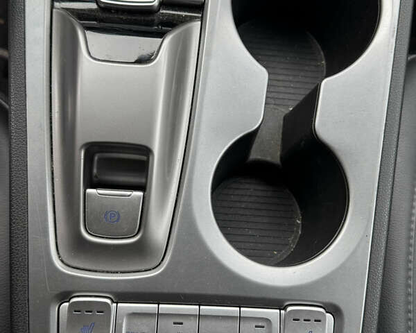 Сірий Хендай Kona Electric, об'ємом двигуна 0 л та пробігом 154 тис. км за 19500 $, фото 23 на Automoto.ua