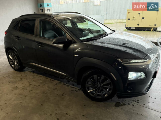 Серый Хендай Kona Electric, объемом двигателя 0 л и пробегом 120 тыс. км за 16999 $, фото 24 на Automoto.ua