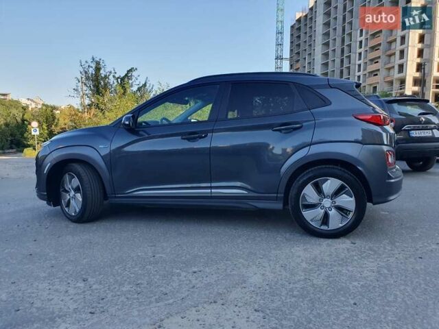 Серый Хендай Kona Electric, объемом двигателя 0 л и пробегом 135 тыс. км за 17900 $, фото 7 на Automoto.ua