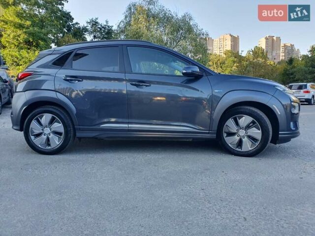 Серый Хендай Kona Electric, объемом двигателя 0 л и пробегом 135 тыс. км за 17900 $, фото 15 на Automoto.ua