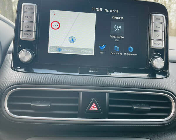 Серый Хендай Kona Electric, объемом двигателя 0 л и пробегом 112 тыс. км за 16700 $, фото 64 на Automoto.ua