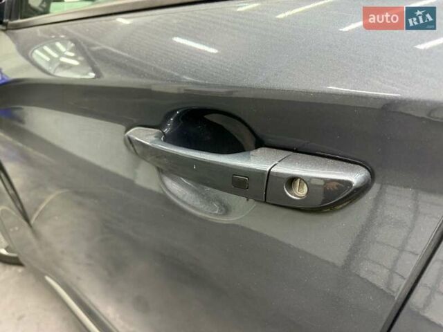 Серый Хендай Kona Electric, объемом двигателя 0 л и пробегом 113 тыс. км за 16818 $, фото 7 на Automoto.ua