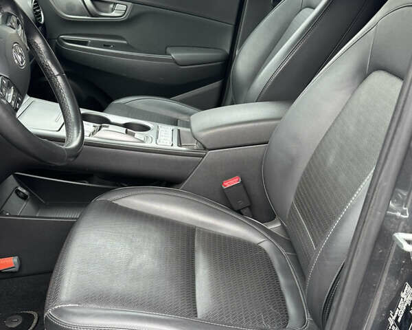 Сірий Хендай Kona Electric, об'ємом двигуна 0 л та пробігом 154 тис. км за 19500 $, фото 8 на Automoto.ua