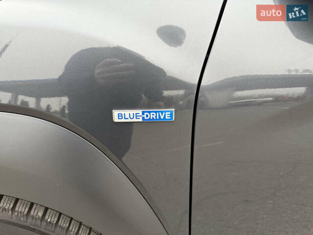 Серый Хендай Kona Electric, объемом двигателя 0 л и пробегом 103 тыс. км за 17300 $, фото 4 на Automoto.ua