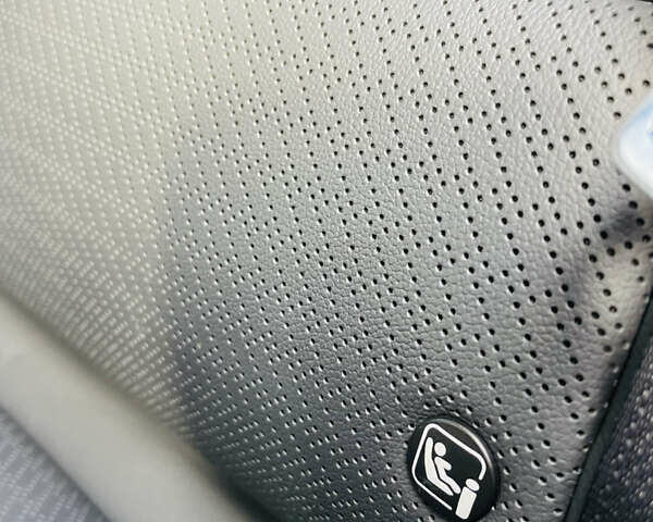 Серый Хендай Kona Electric, объемом двигателя 0 л и пробегом 112 тыс. км за 16700 $, фото 74 на Automoto.ua