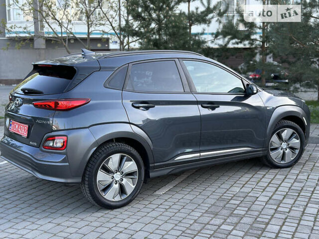 Серый Хендай Kona Electric, объемом двигателя 0 л и пробегом 106 тыс. км за 18400 $, фото 11 на Automoto.ua