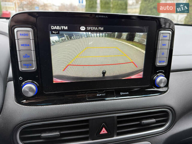 Серый Хендай Kona Electric, объемом двигателя 0 л и пробегом 103 тыс. км за 17300 $, фото 42 на Automoto.ua