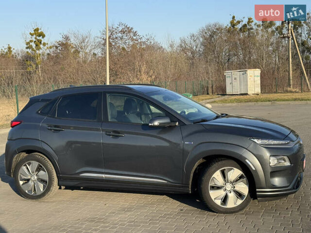 Серый Хендай Kona Electric, объемом двигателя 0 л и пробегом 146 тыс. км за 16450 $, фото 14 на Automoto.ua