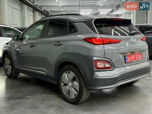 Серый Хендай Kona Electric, объемом двигателя 0 л и пробегом 129 тыс. км за 16430 $, фото 6 на Automoto.ua