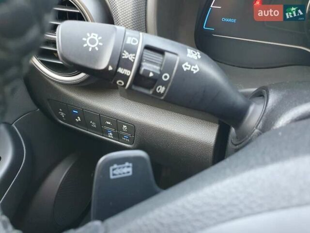 Серый Хендай Kona Electric, объемом двигателя 0 л и пробегом 135 тыс. км за 17900 $, фото 52 на Automoto.ua