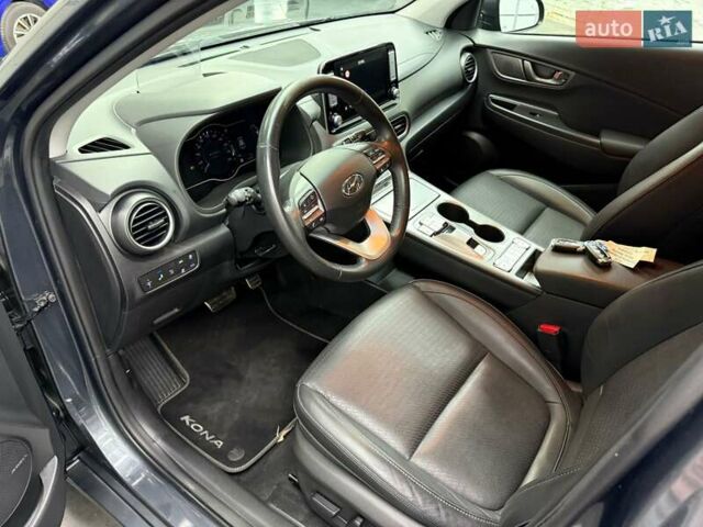 Серый Хендай Kona Electric, объемом двигателя 0 л и пробегом 113 тыс. км за 17094 $, фото 28 на Automoto.ua