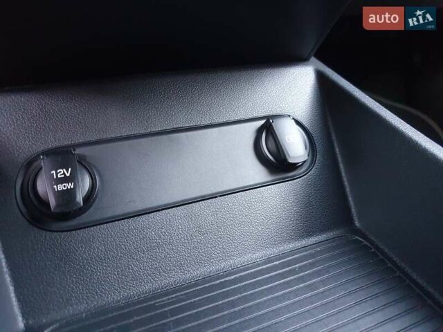 Серый Хендай Kona Electric, объемом двигателя 0 л и пробегом 135 тыс. км за 17900 $, фото 55 на Automoto.ua