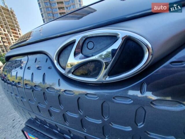 Серый Хендай Kona Electric, объемом двигателя 0 л и пробегом 135 тыс. км за 17900 $, фото 21 на Automoto.ua