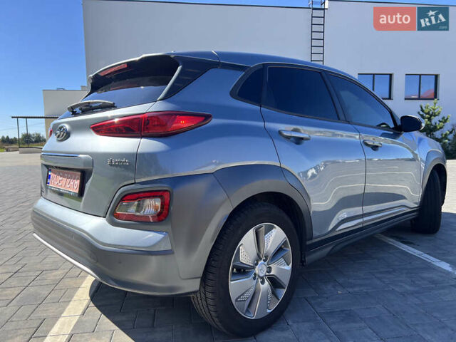 Сірий Хендай Kona Electric, об'ємом двигуна 0 л та пробігом 80 тис. км за 18500 $, фото 17 на Automoto.ua