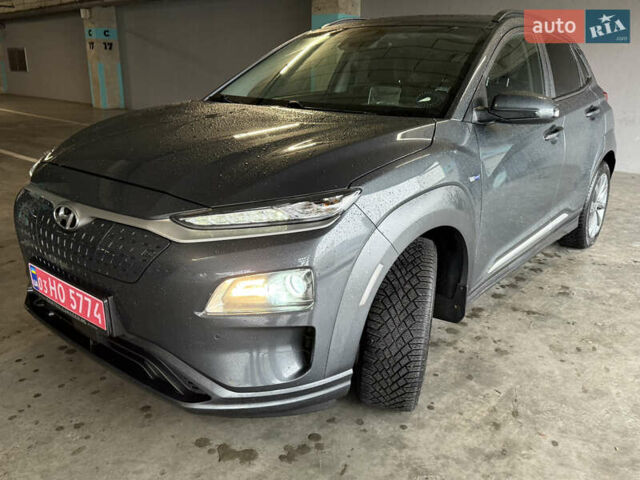 Серый Хендай Kona Electric, объемом двигателя 0 л и пробегом 120 тыс. км за 16999 $, фото 19 на Automoto.ua