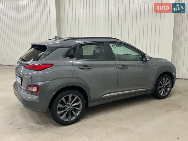 Серый Хендай Kona Electric, объемом двигателя 0 л и пробегом 102 тыс. км за 14200 $, фото 4 на Automoto.ua