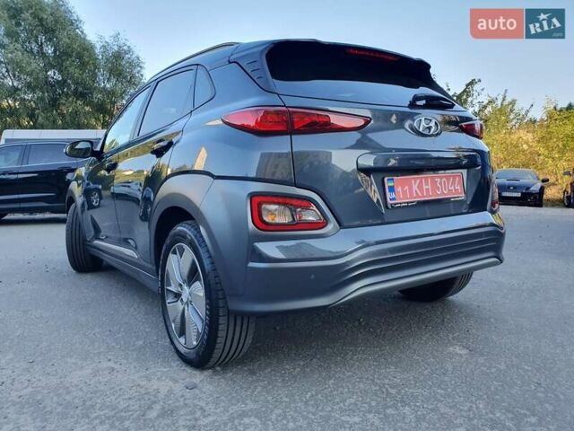 Серый Хендай Kona Electric, объемом двигателя 0 л и пробегом 135 тыс. км за 17900 $, фото 9 на Automoto.ua