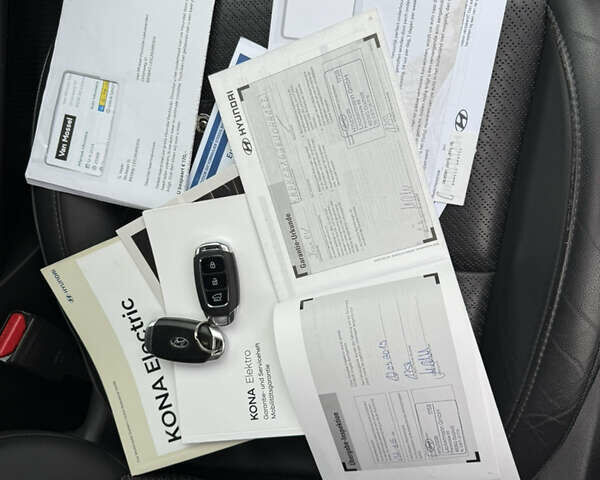 Серый Хендай Kona Electric, объемом двигателя 0 л и пробегом 103 тыс. км за 17300 $, фото 45 на Automoto.ua