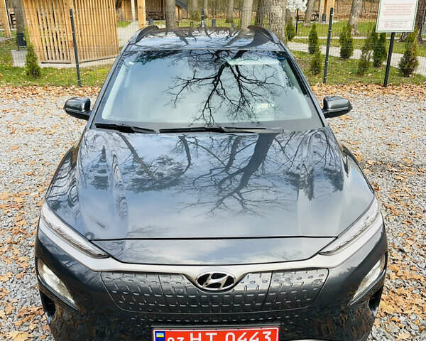 Серый Хендай Kona Electric, объемом двигателя 0 л и пробегом 112 тыс. км за 16700 $, фото 25 на Automoto.ua